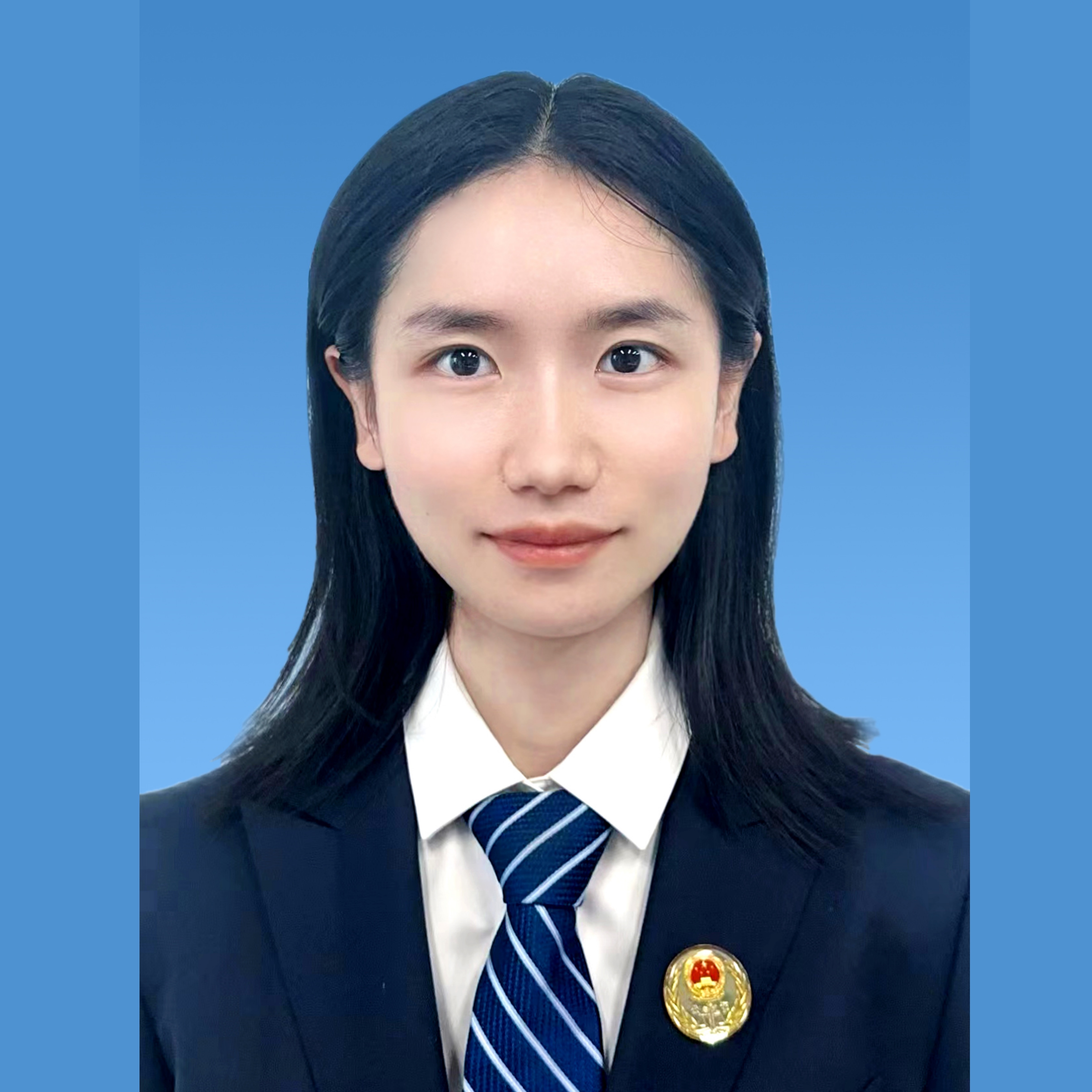 梅添添（公证员助理）